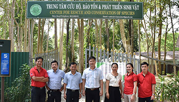 Trao tặng nguồn quỹ ủng hộ cho Trung tâm Cứu hộ, Bảo tồn và Phát triển sinh vật tại Vườn Quốc gia Cát Tiên