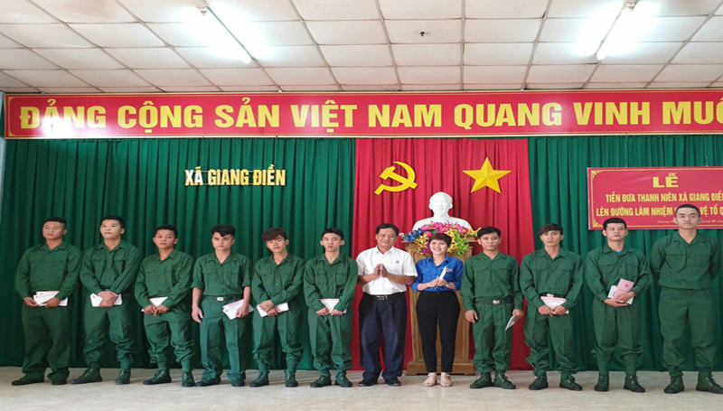 Tham dự Lễ giao nhận quân năm 2019 xã Giang Điền